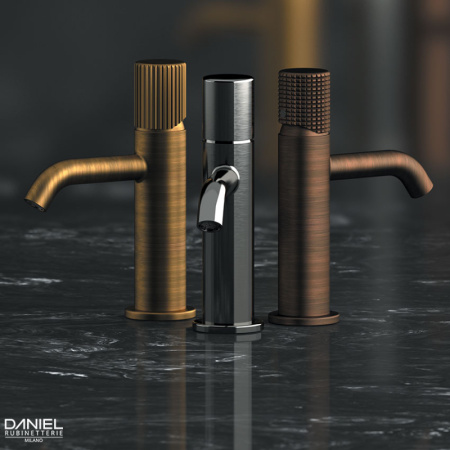 Смеситель для раковины Daniel Trilogy TG606NDP, золото брашированное