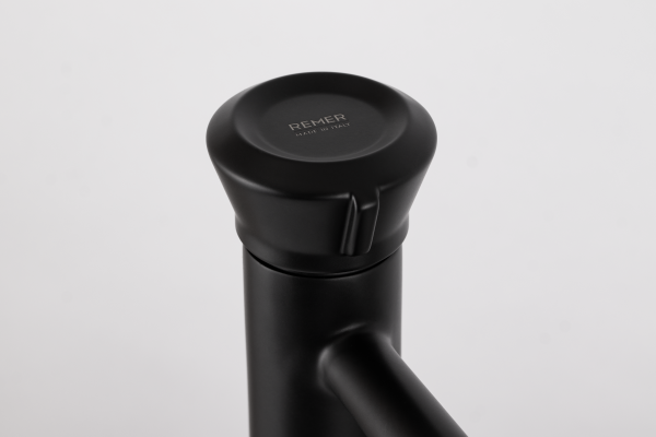 Смеситель для раковины Remer Element ET12NO, черный матовый